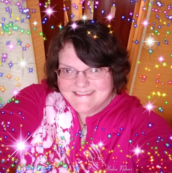 Meet your Posher, Julie - Picture 1 of 1